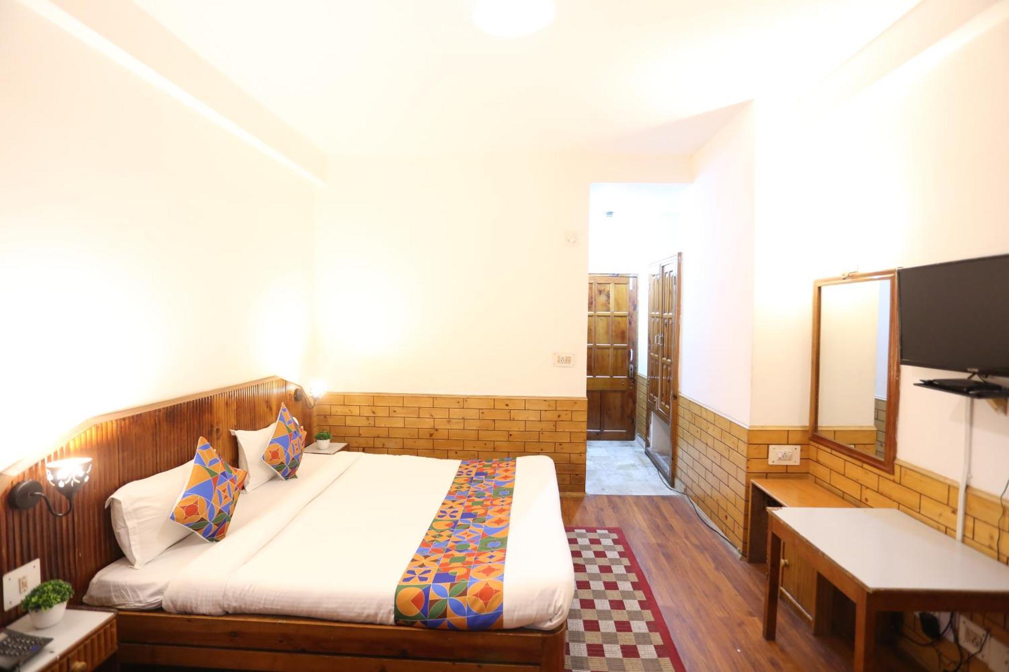 Hotel Surbhi Vashist Exterior photo
